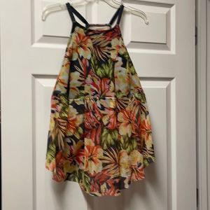 Beautiful Kona Sol floral Tankini top. 